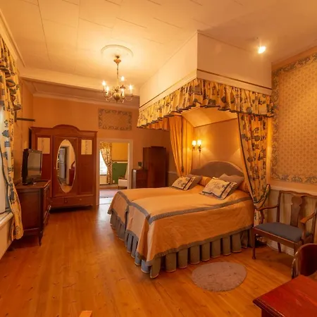 Wanha Kartano Inn *